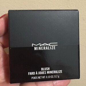 MAC Mineralize Blush -DAINTY Brand New Never Used.